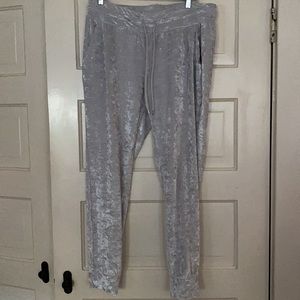 Lululemon crushed velvet Ready to Rulu trackpant
